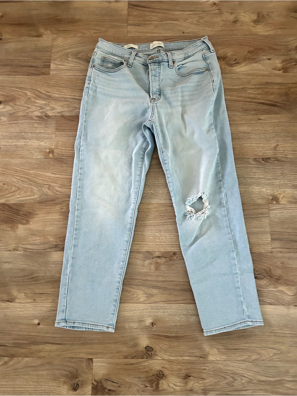 Light Wash mid rise Distressed Jeans - Classic Slim Fit